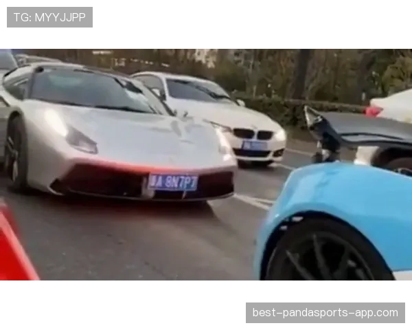 贝林厄姆买了俩豪车，结果连钥匙都没时间摸一摸？